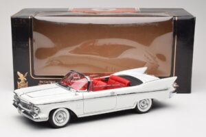 Imperial Crown Cabriolet Bianco Road Signature 1:18 20138 Pressofusione — immagine 8 di 8