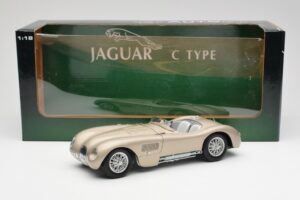 Jaguar C-Type Bronzo AUTOart 1:18 73502 Pressofusione — immagine 8 di 8