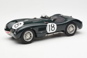 Jaguar C-Type #18 T. Rolt / D. Hamilton 24 Hours of Le Mans Winner 1953 CMC 1:18 M-195 Pressofusione