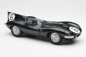 Jaguar D-Type #6 M. Hawthorn / I. Bueb Team Jaguar Cars Ltd 24 Hours of Le Mans 1955 AUTOart 1:18 85586 Pressofusione — immagine 4 di 6