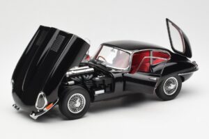 Jaguar E-Type 3.8 Series 1 Nero Kyosho 1:18 08954BK Pressofusione — immagine 2 di 8