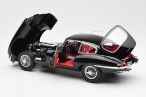 Jaguar E-Type 3.8 Series 1 Nero Kyosho 1:18 08954BK Pressofusione — immagine 5 di 8