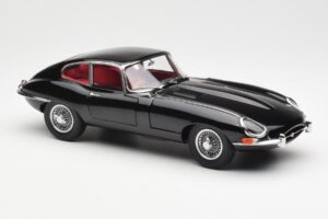 Jaguar E-Type 3.8 Series 1 Nero Kyosho 1:18 08954BK Pressofusione — immagine 6 di 8