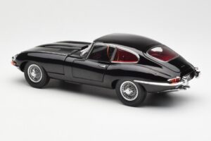 Jaguar E-Type 3.8 Series 1 Nero Kyosho 1:18 08954BK Pressofusione — immagine 7 di 8