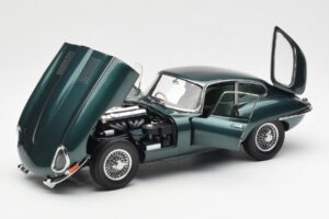Jaguar E-Type 3.8 Series 1 Verde Scuro Kyosho 1:18 08954DG Pressofusione — immagine 2 di 8