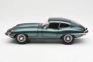 Jaguar E-Type 3.8 Series 1 Verde Scuro Kyosho 1:18 08954DG Pressofusione — immagine 4 di 8
