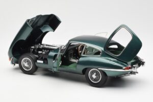 Jaguar E-Type 3.8 Series 1 Verde Scuro Kyosho 1:18 08954DG Pressofusione — immagine 5 di 8
