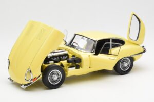 Jaguar E-Type 3.8 Series 1 Giallo Chiaro Kyosho 1:18 08954LY Pressofusione — immagine 2 di 8