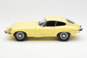 Jaguar E-Type 3.8 Series 1 Giallo Chiaro Kyosho 1:18 08954LY Pressofusione — immagine 4 di 8