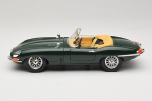 Jaguar E-Type Cabriolet Verde Bburago 1:18 3026 Pressofusione — immagine 4 di 8