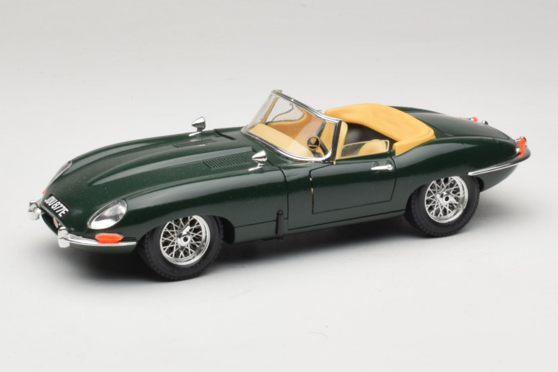 Jaguar E-Type Cabriolet Verde Bburago 1:18 3026 Pressofusione