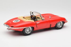 Jaguar E-Type Cabriolet Rosso Bburago 1:18 3016 Pressofusione — immagine 3 di 8