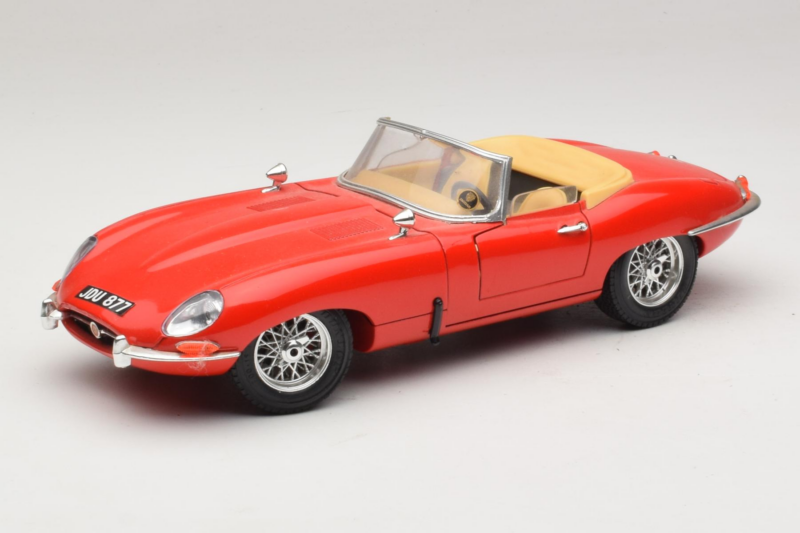 Jaguar E-Type Series 1 Cabriolet Rosso Bburago 1:18 3038 Pressofusione
