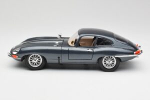 Jaguar E-Type Series 1 Verde Bburago 1:18 3018-M1 Pressofusione — immagine 3 di 8