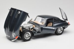 Jaguar E-Type Series 1 Verde Bburago 1:18 3018-M1 Pressofusione — immagine 8 di 8