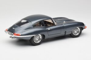 Jaguar E-Type Grigio Bburago 1:18 30018 Pressofusione — immagine 3 di 8