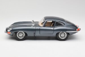 Jaguar E-Type Grigio Bburago 1:18 30018 Pressofusione — immagine 4 di 8