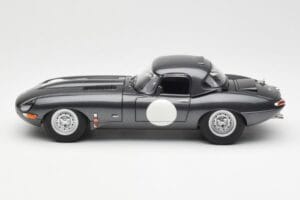 Jaguar E-Type Series 1 Coupe Lightweight Grigio Scuro AUTOart 1:18 73647 Pressofusione — immagine 4 di 8