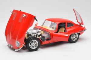 Jaguar E-Type Rosso Bburago 1:18 3018 Pressofusione — immagine 2 di 8