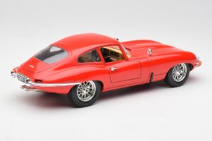 Jaguar E-Type Rosso Bburago 1:18 3018 Pressofusione — immagine 3 di 8