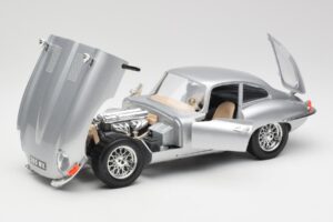 Jaguar E-Type Series 1 Argento Bburago 1:18 3018-M2 Pressofusione — immagine 2 di 8
