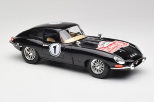 Jaguar E-Type Series 1 #1 British Racing Green Bburago 1:18 3018-M3 Pressofusione — immagine 6 di 8