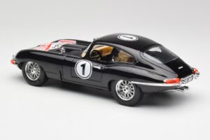 Jaguar E-Type Series 1 #1 British Racing Green Bburago 1:18 3018-M3 Pressofusione — immagine 7 di 8