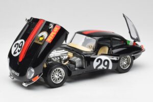 Jaguar E-Type #29 Nero Bburago 1:18 3018-M4 Pressofusione — immagine 2 di 8