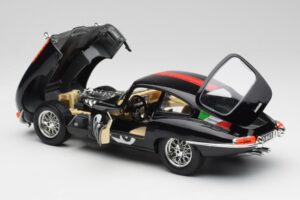 Jaguar E-Type #29 Nero Bburago 1:18 3018-M4 Pressofusione — immagine 5 di 8