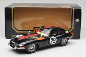 Jaguar E-Type #29 Nero Bburago 1:18 3018-M4 Pressofusione — immagine 8 di 8