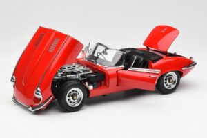 Jaguar E-Type Roadster Series III V12 Rosso AUTOart 1:18 73523 Pressofusione — immagine 2 di 8
