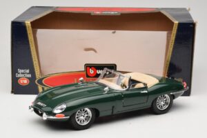 Jaguar E-Type Series 1 Roadster Verde Bburago 1:18 3016-M1 Pressofusione — immagine 8 di 8