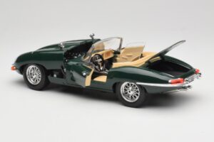 Jaguar E-Type Series 1 Roadster Verde Bburago 1:18 3018-M5 Pressofusione — immagine 5 di 8
