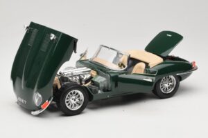 Jaguar E-Type Series 1 Roadster Verde Bburago 1:18 3016-M1 Pressofusione — immagine 2 di 8
