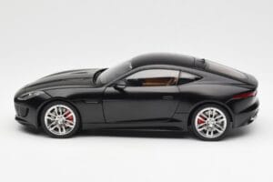 Jaguar F-Type R X152 Nero Opaco AUTOart 1:18 73652 Composito — immagine 4 di 8