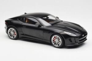 Jaguar F-Type R X152 Nero Opaco AUTOart 1:18 73652 Composito — immagine 6 di 8