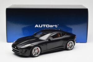 Jaguar F-Type R X152 Nero Opaco AUTOart 1:18 73652 Composito — immagine 8 di 8