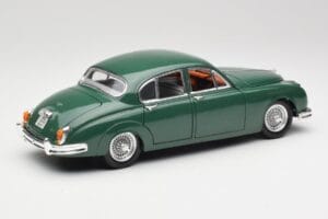 Jaguar Mark II British Racing Verde & Interno Blu Maisto 1:18 59001 Pressofusione — immagine 3 di 8