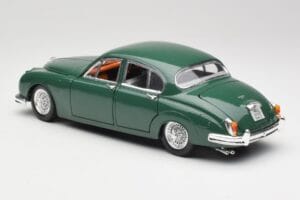 Jaguar Mark II British Racing Verde & Interno Blu Maisto 1:18 59001 Pressofusione — immagine 7 di 8