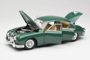 Jaguar Mk II British Racing Verde Maisto 1:18 50287 Pressofusione — immagine 2 di 8