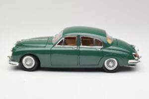 Jaguar Mk II British Racing Verde Maisto 1:18 50287 Pressofusione — immagine 4 di 8