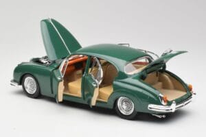 Jaguar Mk II British Racing Verde Maisto 1:18 50287 Pressofusione — immagine 5 di 8