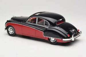 Jaguar Mk VIII Nero & Rosso Scuro BoS Models 1:18 BOS408 Resina — immagine 5 di 6