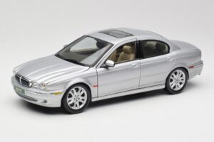 Jaguar X-Type Argento Maisto 1:18 7271328 Pressofusione