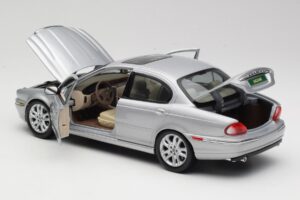 Jaguar X-Type Argento Maisto 1:18 7271328 Pressofusione — immagine 5 di 8