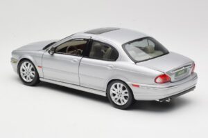 Jaguar X-Type Argento Maisto 1:18 7271328 Pressofusione — immagine 7 di 8
