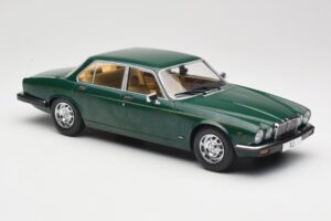 Jaguar XJ Series III Verde Scuro MCG 1:18 MCG18175 Pressofusione — immagine 4 di 6