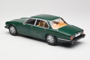 Jaguar XJ Series III Verde Scuro MCG 1:18 MCG18175 Pressofusione — immagine 5 di 6
