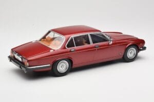 Jaguar XJ Series III Metallic Dark Red MCG 1:18 MCG18176 Pressofusione — immagine 2 di 6