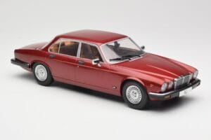 Jaguar XJ Series III Metallic Dark Red MCG 1:18 MCG18176 Pressofusione — immagine 4 di 6
